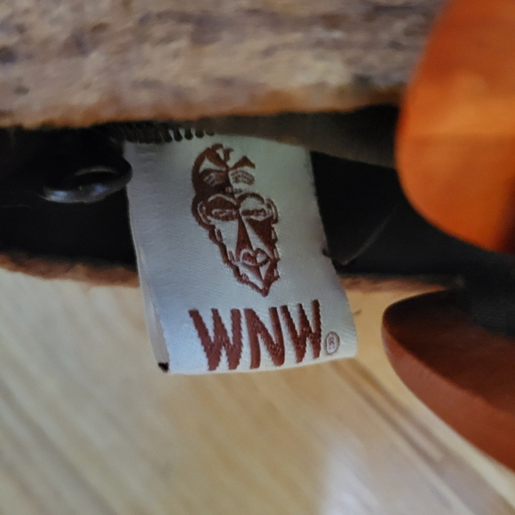 Small Two-Tone Coconut Shell Bag Wooden Handles - Picture 4 of 4